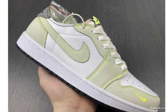 DM7837-103 AIR DM7837-103 WHITE NewStyle JORDAN GHOST 156 GREEN-BLACK LOW 1 OG 0523